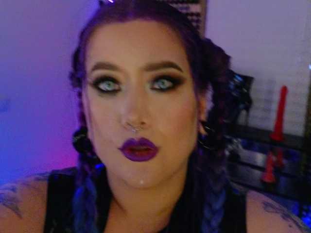 Laura-Wicked live cam on BongaCams