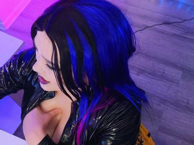 Laura-Wicked live cam on BongaCams