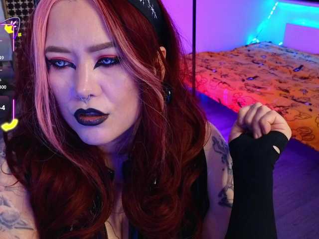 Laura-Wicked live cam on BongaCams