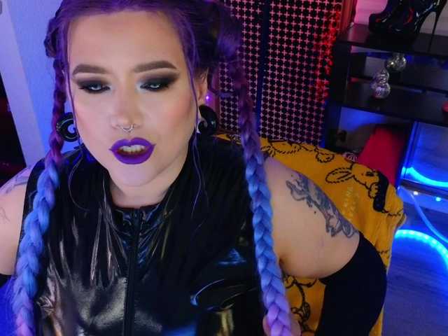 Laura-Wicked live cam on BongaCams