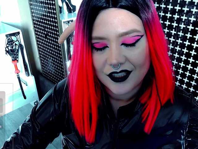 Laura-Wicked's BongaCams show and profile