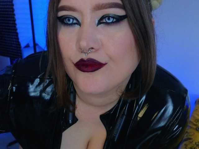 Laura-Wicked live webcam show