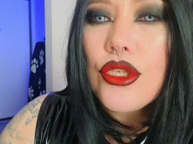 Laura-Wicked live cam on BongaCams