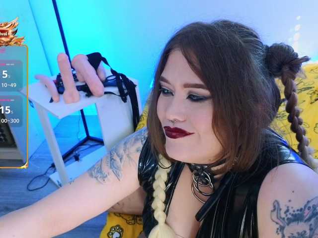 Laura-Wicked live webcam show