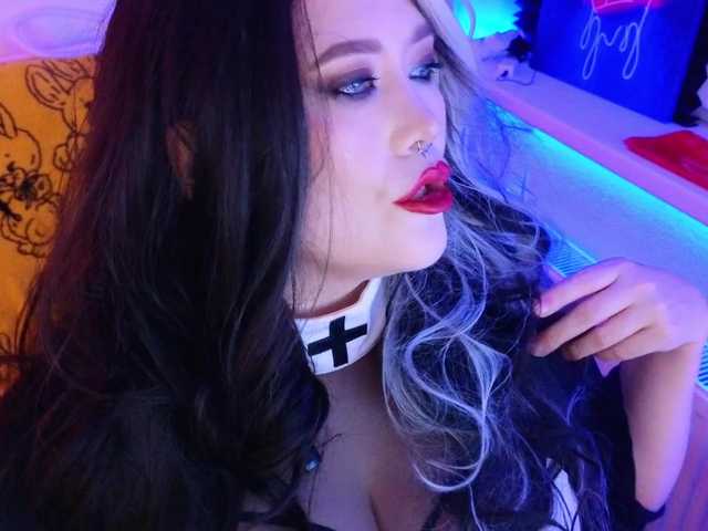 Laura-Wicked live cam on BongaCams