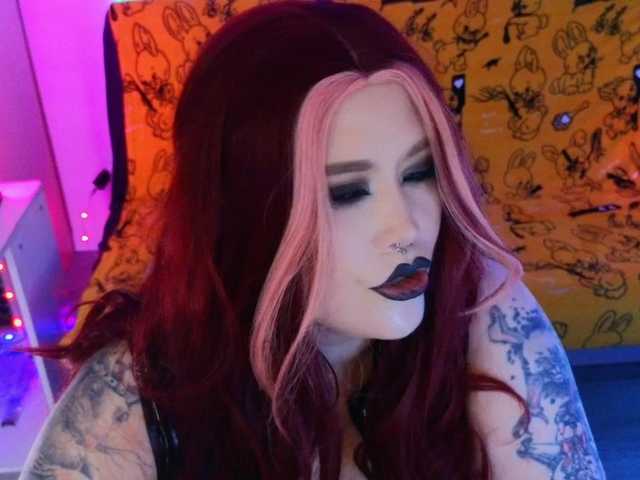 Laura-Wicked live cam on BongaCams