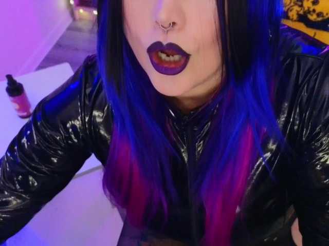 Laura-Wicked live cam on BongaCams