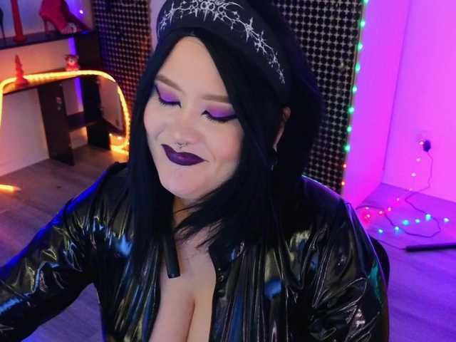 Laura-Wicked live cam on BongaCams