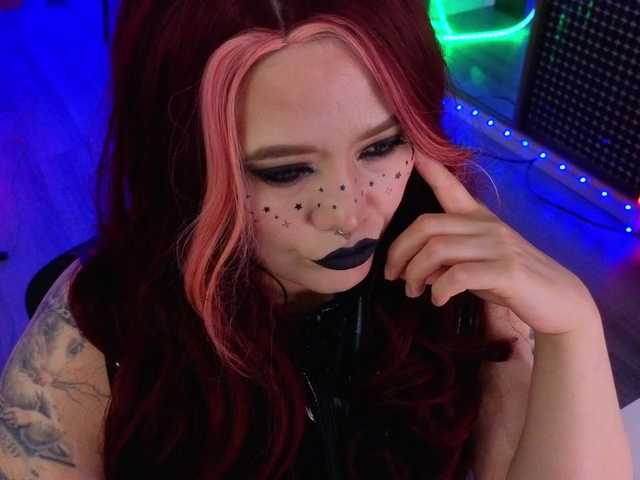 Laura-Wicked live cam on BongaCams