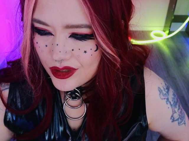 Laura-Wicked live cam on BongaCams
