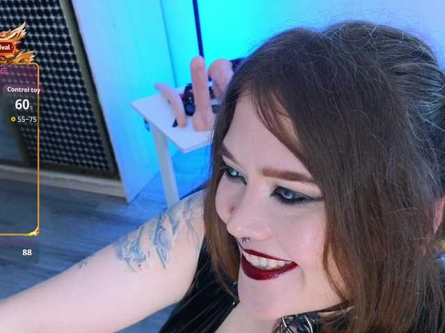 Laura-Wicked live webcam show