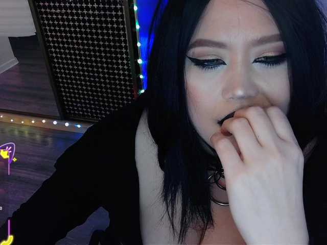 Laura-Wicked's BongaCams show and profile