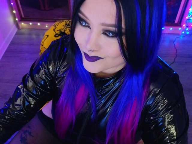 Laura-Wicked live cam on BongaCams