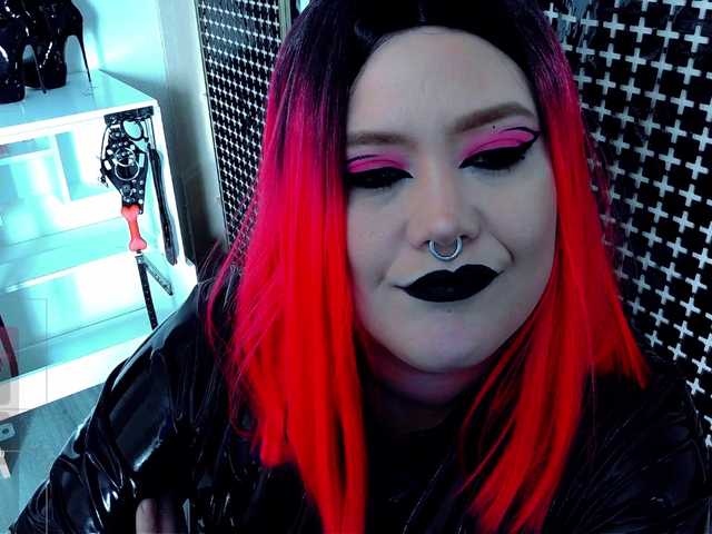 Laura-Wicked's BongaCams show and profile