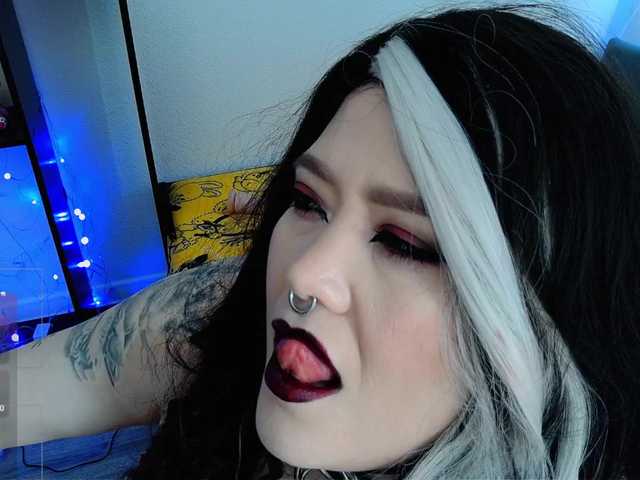 Laura-Wicked's BongaCams show and profile