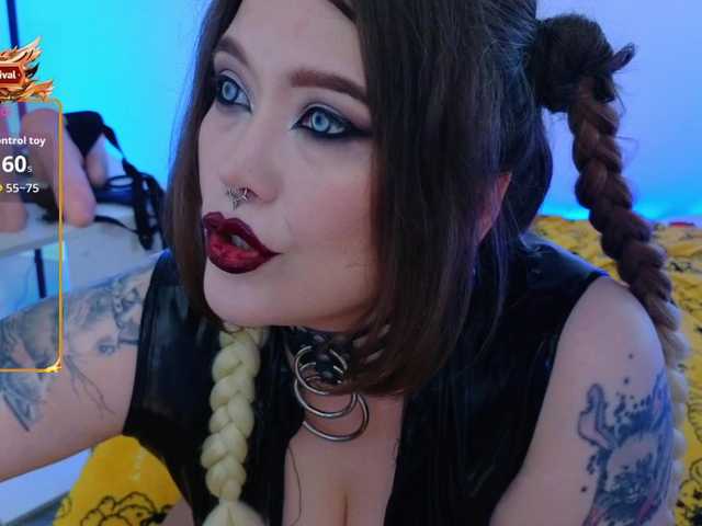 Laura-Wicked live webcam show