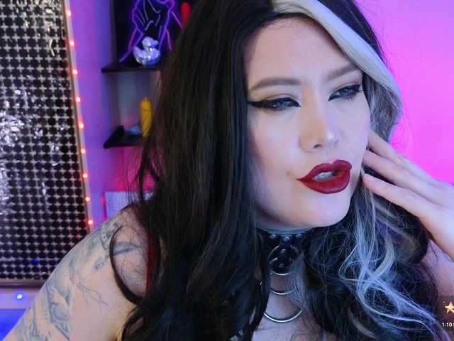 le modèle Laura-Wicked est en webcam porno dans un show sur le site bongacams, il possède les tags suivants: White/Caucasian,Redhead,Shaved