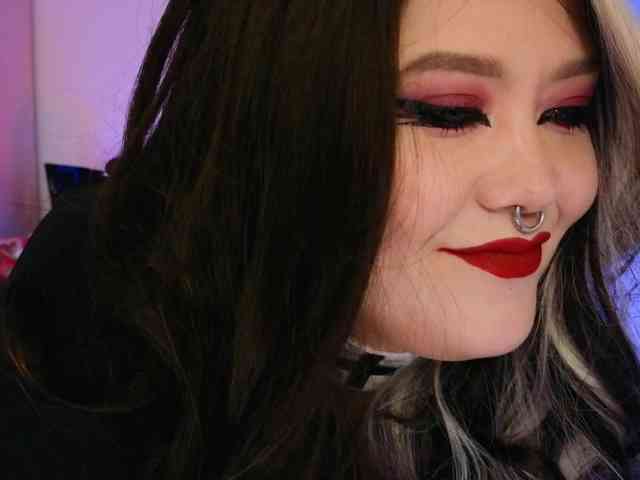 Laura-Wicked webcam
