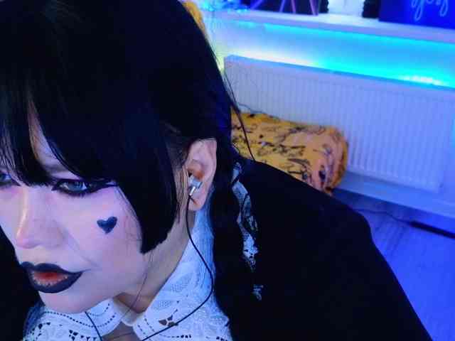 Laura-Wicked webcam