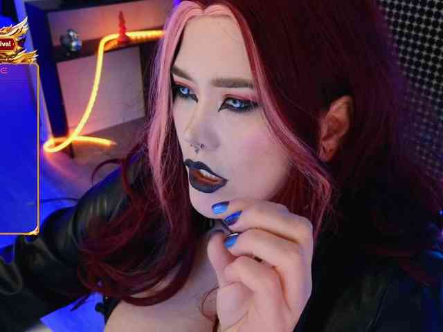 Laura-Wicked webcam