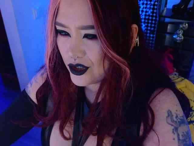 Laura-Wicked webcam