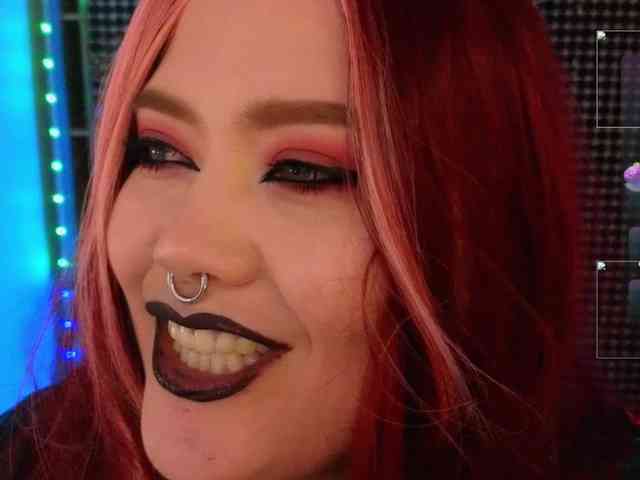 Laura-Wicked webcam