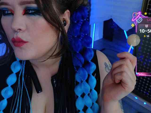 Laura-Wicked webcam