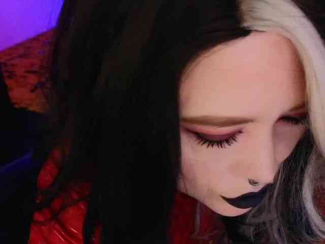 Laura-Wicked webcam