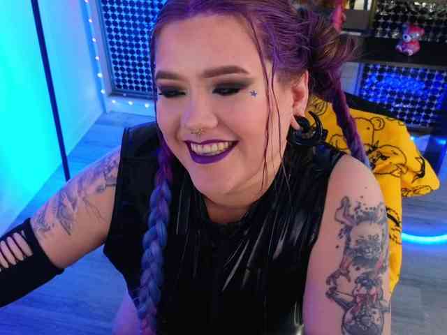 Laura-Wicked webcam