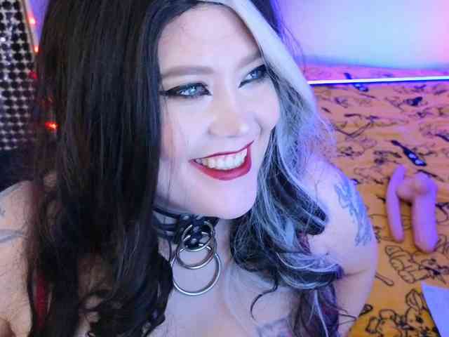 Laura-Wicked webcam