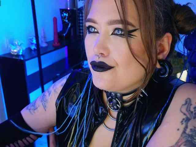 Laura-Wicked webcam