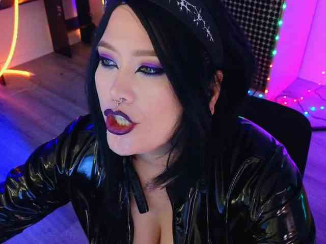 Laura-Wicked webcam