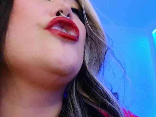 Laura-Wicked webcam