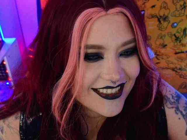 Laura-Wicked webcam