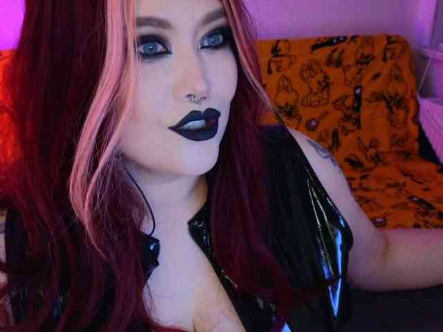 Laura-Wicked webcam