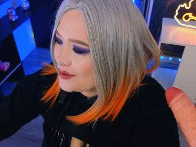 Laura-Wicked webcam