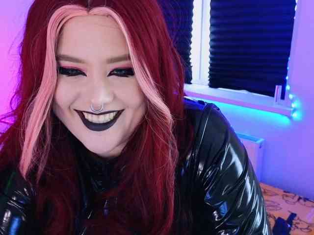 Laura-Wicked webcam