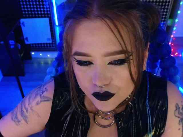Laura-Wicked webcam