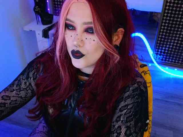 Laura-Wicked webcam