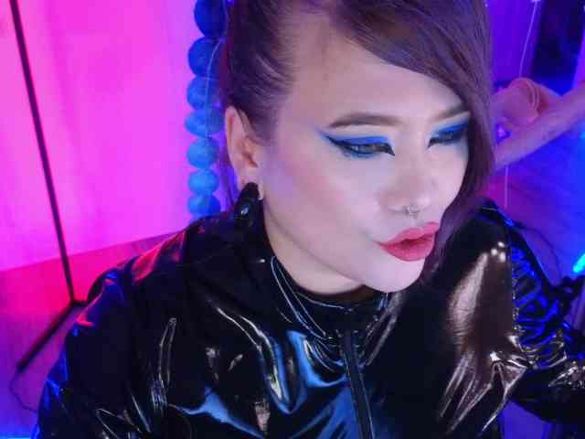 Laura-Wicked webcam