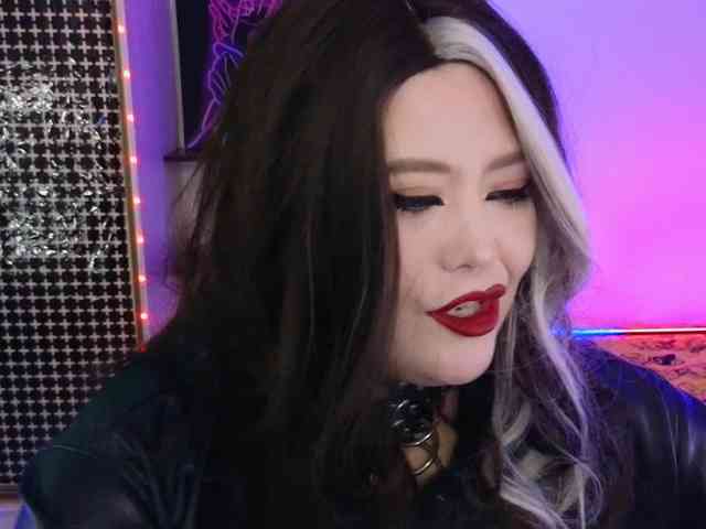 Laura-Wicked webcam