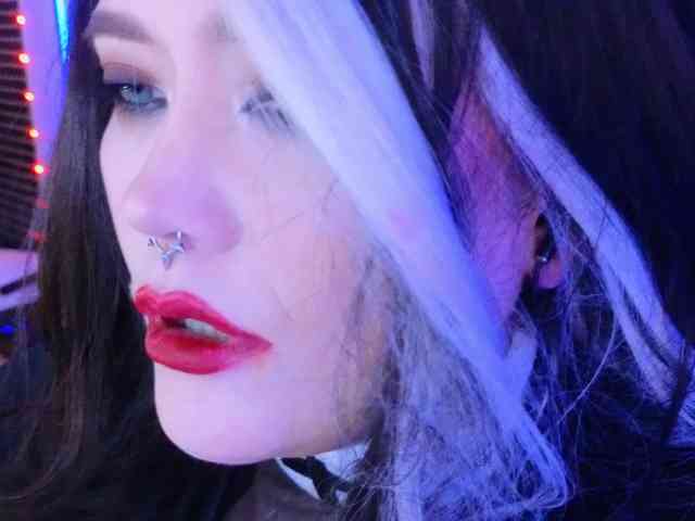 Laura-Wicked webcam