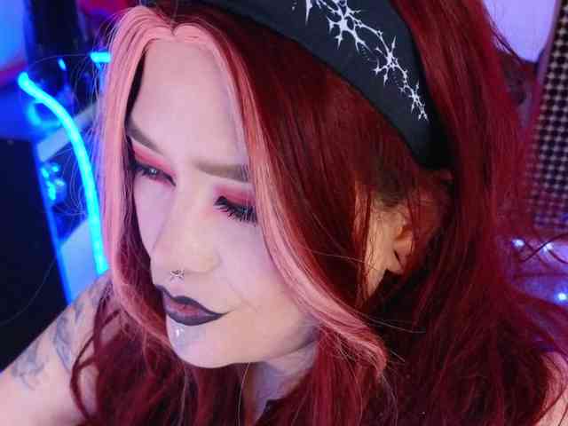 Laura-Wicked webcam