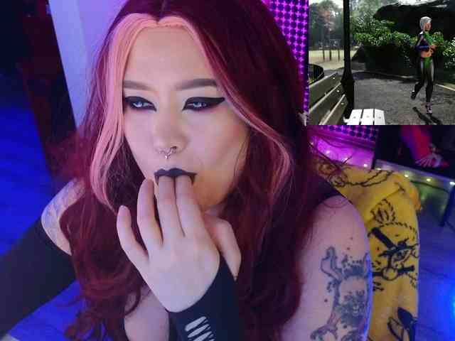 Laura-Wicked webcam
