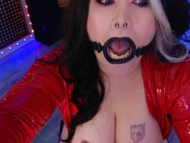 Laura-Wicked webcam