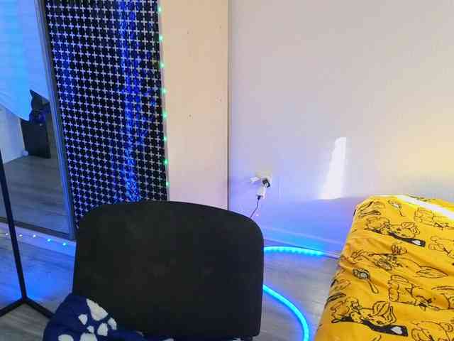 Laura-Wicked webcam