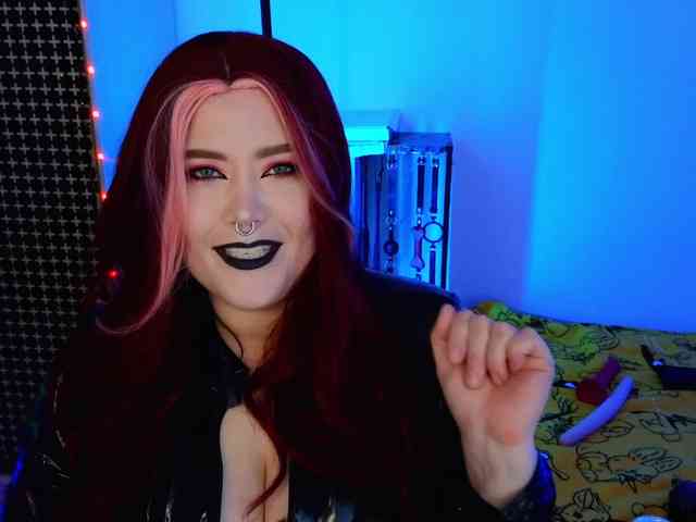 Laura-Wicked webcam