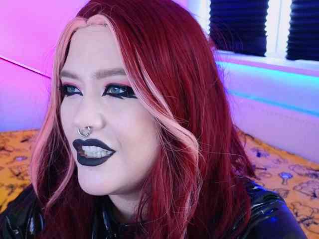 Laura-Wicked webcam