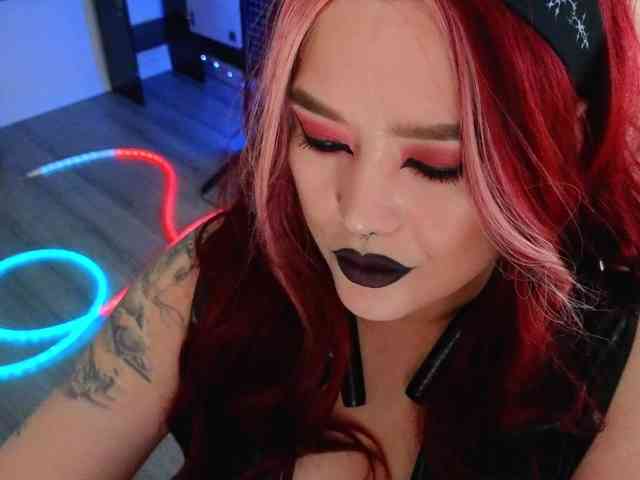 Laura-Wicked webcam