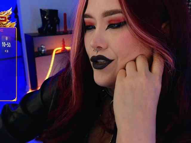 Laura-Wicked webcam